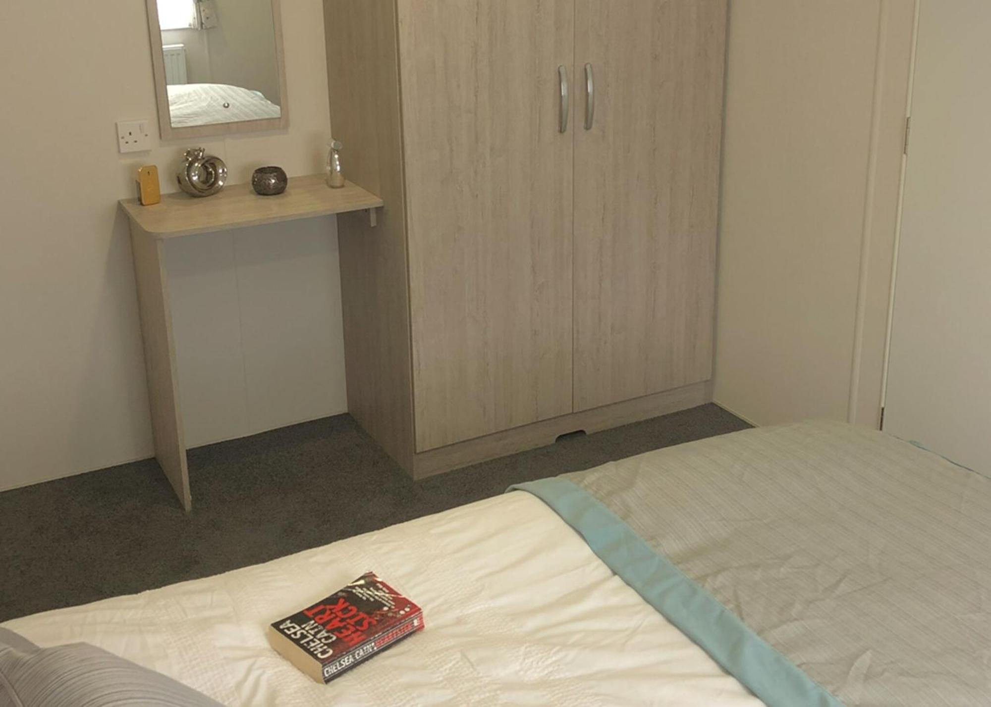 Burrowhead Holiday Village Isle of Whithorn Room photo